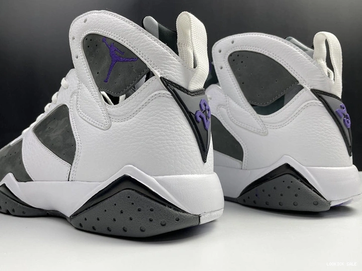 Reps (2021) 7 Flint  Retro Jordan CU9307-100  0523